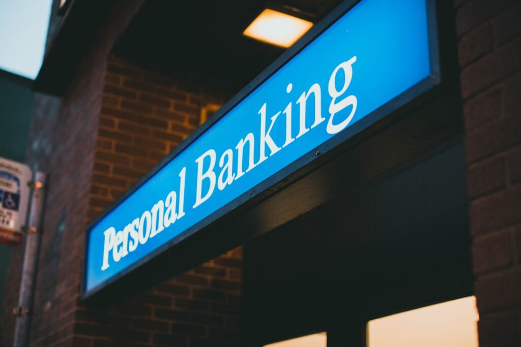 découvrez nos services bancaires complets adaptés à vos besoins : gestion de comptes, prêts, épargne et conseils personnalisés pour une finance sûre et efficace.