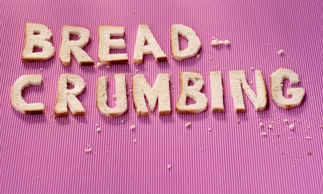 découvrez ce qu'est un 'breadcrumb' et comment cet élément de navigation simplifie l'expérience utilisateur sur votre site web.