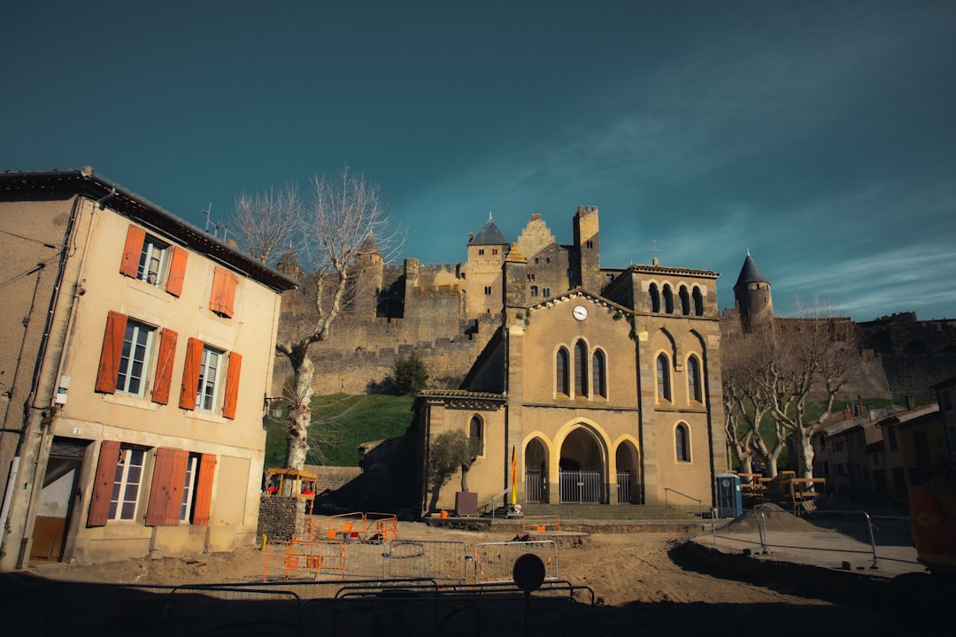 découvrez les quartiers dangereux de toulouse, les précautions à prendre et comment assurer votre sécurité lors de votre visite ou résidence.
