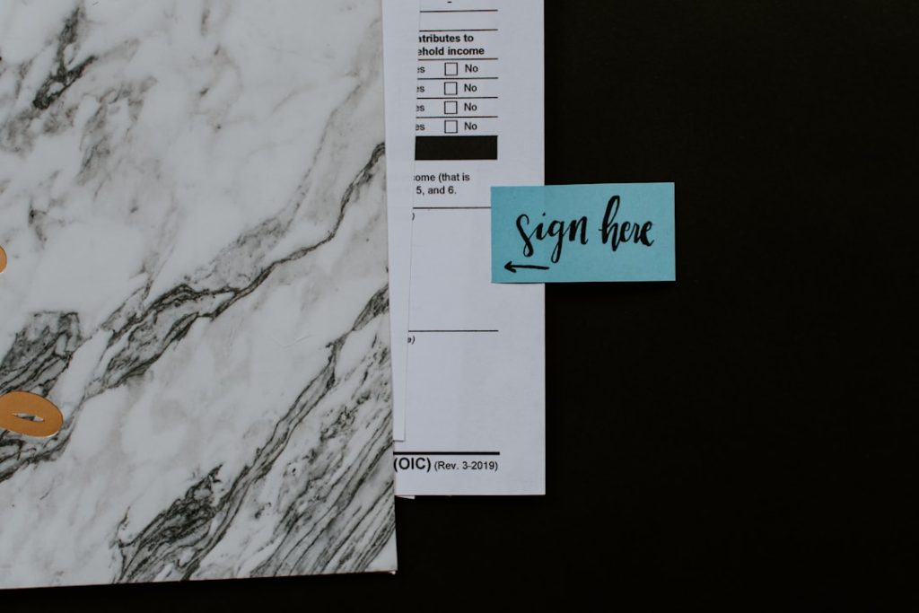 découvrez les avantages de la signature électronique pour simplifier et sécuriser vos documents en ligne. gagnez du temps avec une solution juridique fiable et rapide.