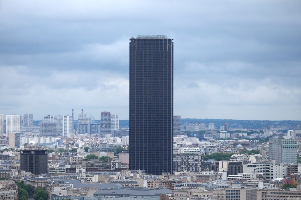 découvrez l'évolution des banques françaises à travers les siècles, leur transformation numérique, et leur impact sur l'économie nationale.