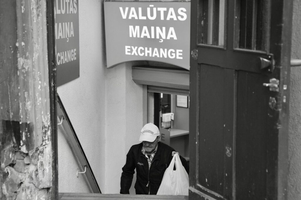 découvrez les taux de change actuels pour convertir facilement vos devises et optimiser vos transactions financières internationales.