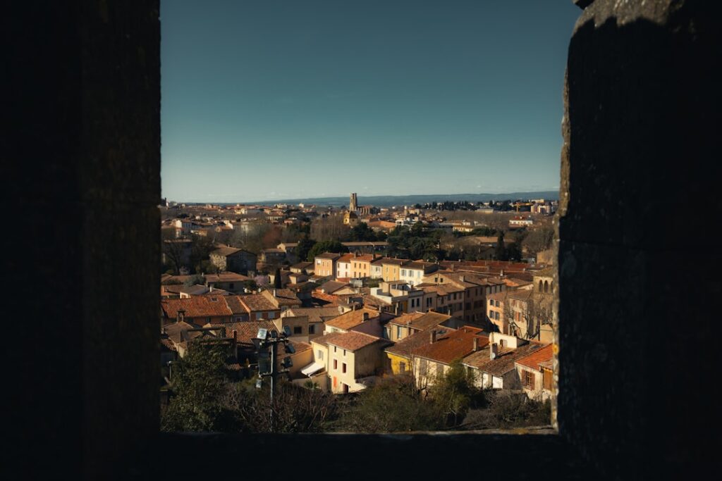 découvrez les quartiers à éviter à toulouse pour votre sécurité. informations et conseils sur les zones à risques dans la ville rose.